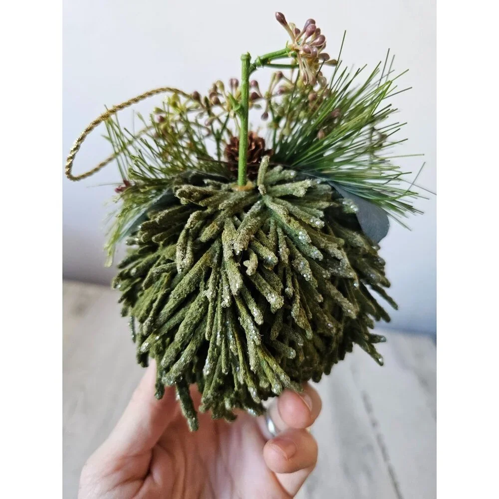 Pier 1‎ Pinecone glitter green evergreen ornament Xmas tree decor